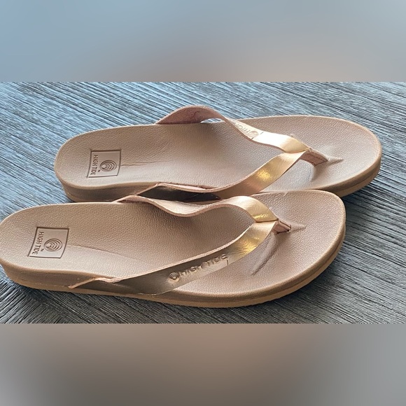 High Tide rose gold flip flops - Picture 2 of 4